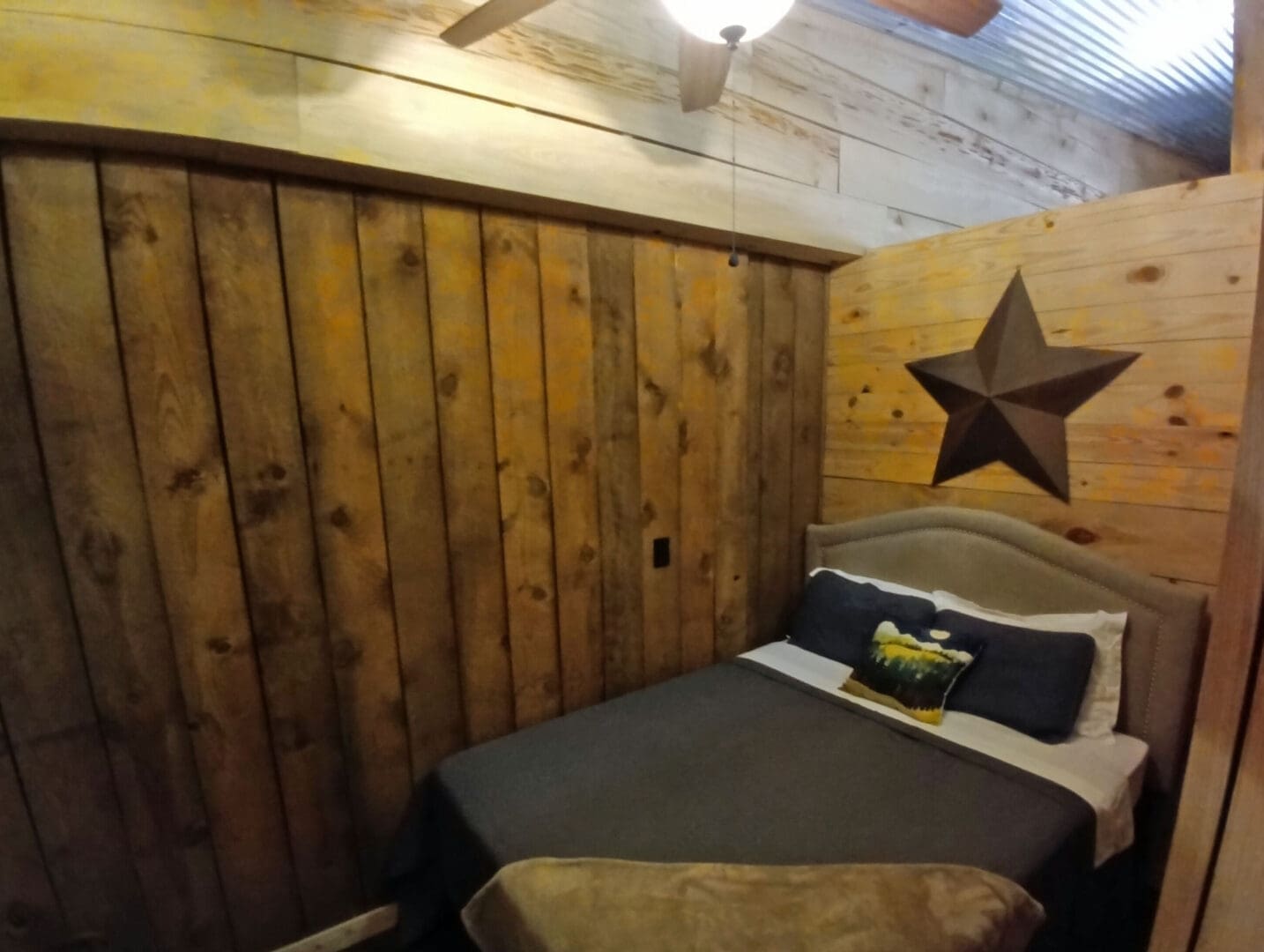 Old Gunstore Lodge - Norfork Arkansas