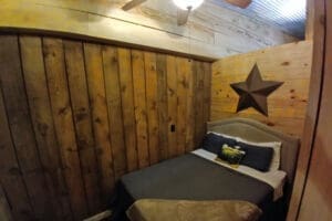 Old Gunstore Lodge - Norfork Arkansas
