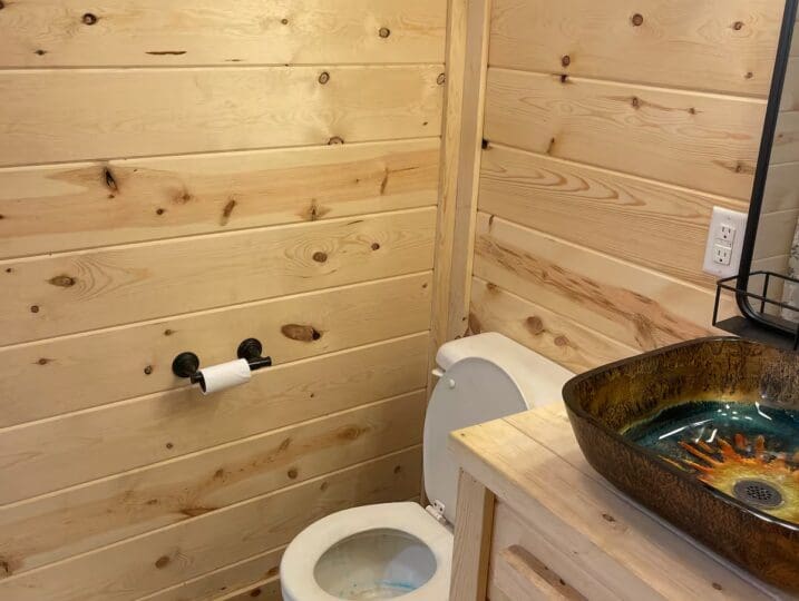 Photo of The Streamer Cabin in Norfork Arkansas offered by HighMountainRentals.comPhotos of The Streamer Cabin in Norfork Arkansas offered by HighMountainRentals.com of The Streamer Cabin in Norfork Arkansas offered by HighMountainRentals.com