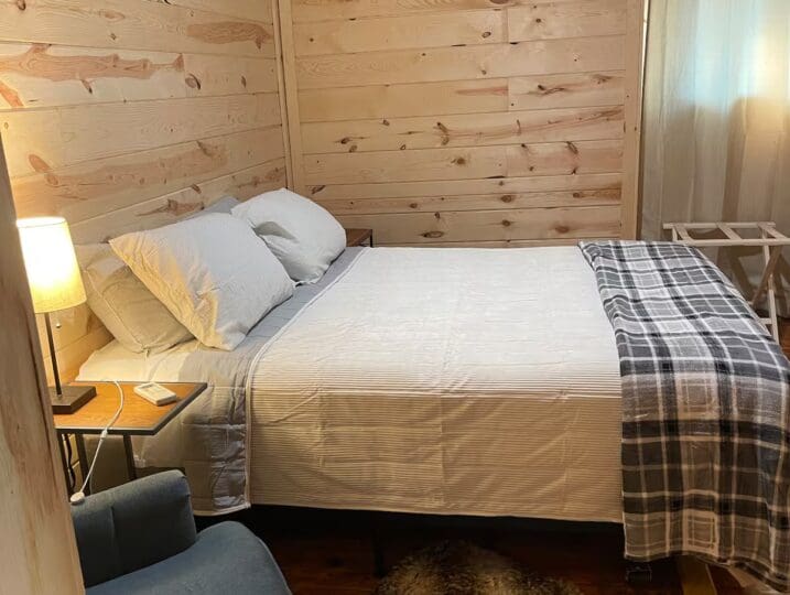 Photo of The Streamer Cabin in Norfork Arkansas offered by HighMountainRentals.comPhotos of The Streamer Cabin in Norfork Arkansas offered by HighMountainRentals.com of The Streamer Cabin in Norfork Arkansas offered by HighMountainRentals.com
