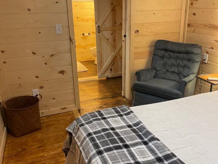 Photo of The Streamer Cabin in Norfork Arkansas offered by HighMountainRentals.comPhotos of The Streamer Cabin in Norfork Arkansas offered by HighMountainRentals.com of The Streamer Cabin in Norfork Arkansas offered by HighMountainRentals.com