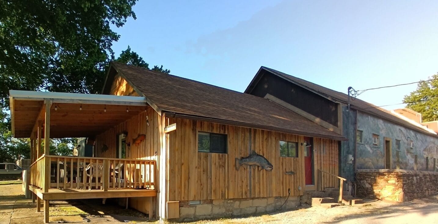 The Streamer Cabin in Norfork Arkansas by HighMountainRentals.com