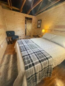 Photo of The Streamer Cabin in Norfork Arkansas offered by HighMountainRentals.comPhotos of The Streamer Cabin in Norfork Arkansas offered by HighMountainRentals.com of The Streamer Cabin in Norfork Arkansas offered by HighMountainRentals.com