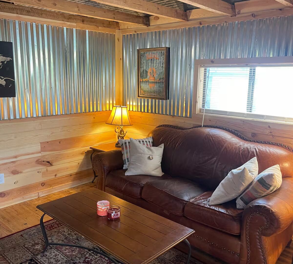 Photo of The Streamer Cabin in Norfork Arkansas offered by HighMountainRentals.comPhotos of The Streamer Cabin in Norfork Arkansas offered by HighMountainRentals.com of The Streamer Cabin in Norfork Arkansas offered by HighMountainRentals.com