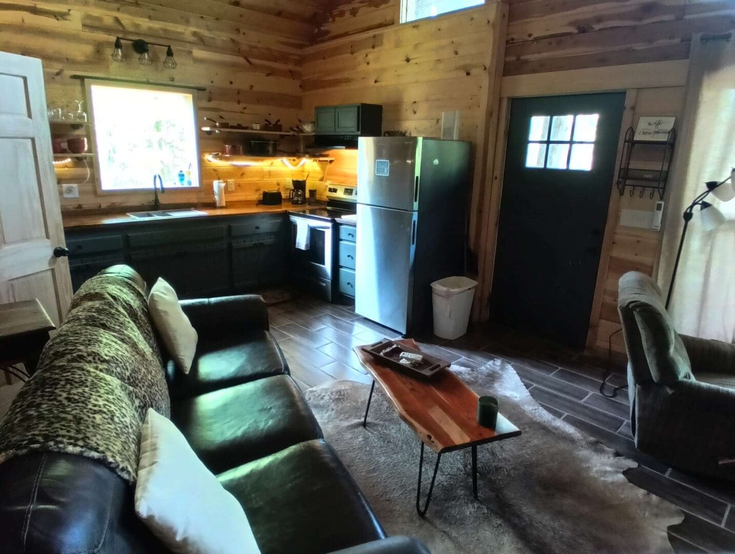 The Squirrels Nest in Norfork Arkansas Vacation Rental property image.