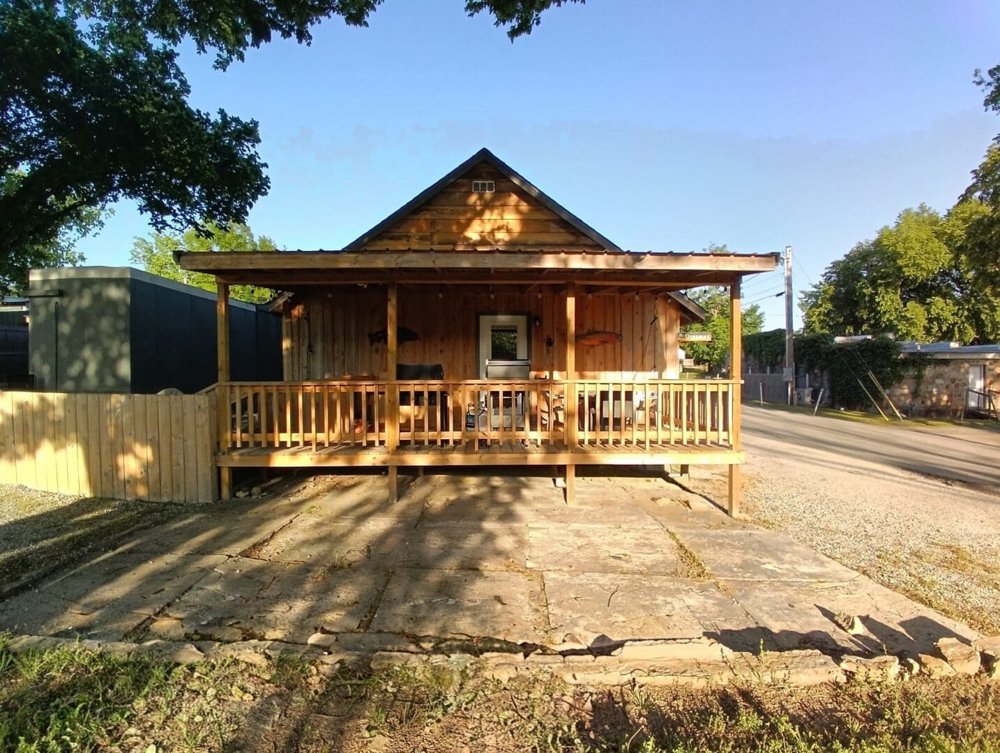 The Streamer Cabin in Norfork Arkansas by HighMountainRentals.com